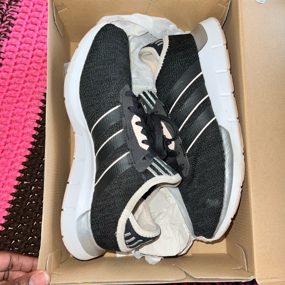 Adidas Swift Run